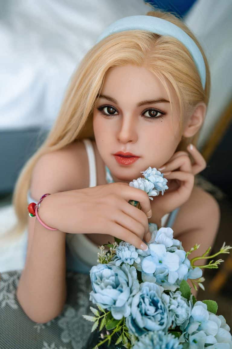 148cm/4ft10 C-cup Silicone Head Sex Doll – Vornica