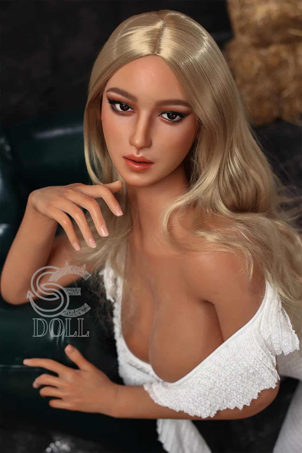 T157cm/5ft2 H-cup Silicone Sex Doll – Xena.C (Real Skin Texture Version) - Image 3