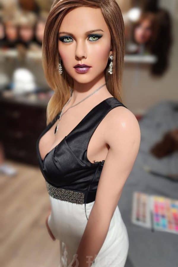 168cm/5ft6 C-cup Silicone Sex Doll – Evelyn - Image 7