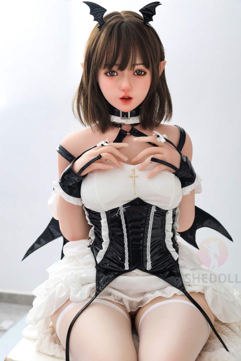 150cm/4ft11 B-cup Silicone Head Sex Doll – Erin