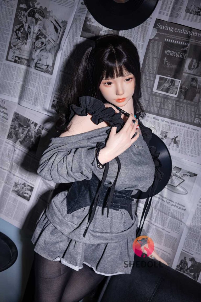 168cm/5ft6 D-cup Silicone Head Sex Doll – Zhiyuan